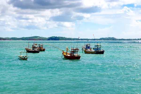Balıkçı Tekneleri Ile Güzel Deniz Manzarası Sri Lanka — Stok fotoğraf