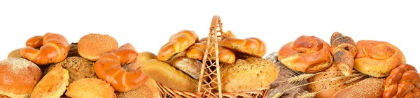 Pain et produits de boulangerie isolés sur fond blanc. Panorami — Photo