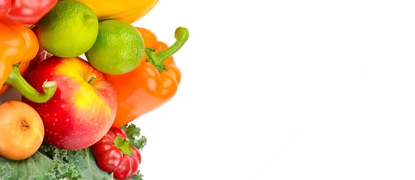 Frutas y verduras aisladas sobre un fondo blanco. Espacio libre —  Fotos de Stock