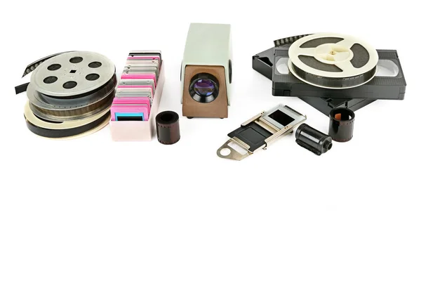 Oude Videocassettes Video Projector Met Glijbanen Geïsoleerd Een Witte Achtergrond — Stockfoto