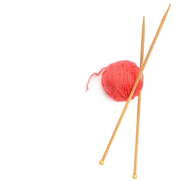 Ball of woolen thread and knitting needles isolated on white bac — Stock Photo, Image