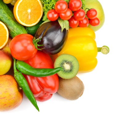 Beyaz bir arka plan üzerinde izole meyve ve sebze.