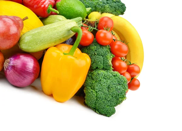 Hortalizas y frutas aisladas sobre un fondo blanco. Espacio libre — Foto de Stock