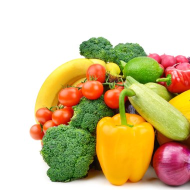 Beyaz arka planda izole edilmiş sebze ve meyve seti.