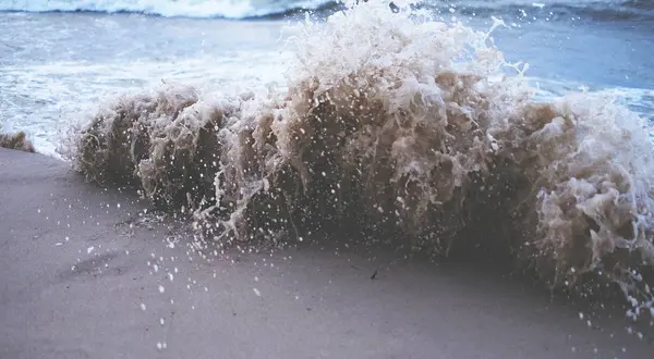 海の波の水しぶき — ストック写真