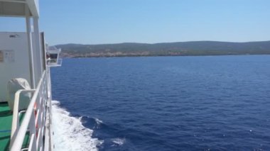 Supetar, Hırvatistan - 1 Ağustos 2017: feribot Adriyatik Denizi'nde yelken. Supetar, Island Brac için gelen. Yalnızca içerik kullanımı!
