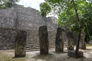 Calakmul piramit yapı VII