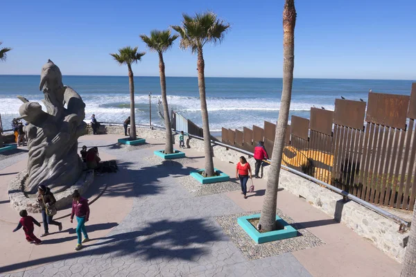 Parque da praia de Tijuana na fronteira — Fotografia de Stock