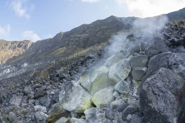 Sıcak fumarole aktif yanardağ — Stok fotoğraf