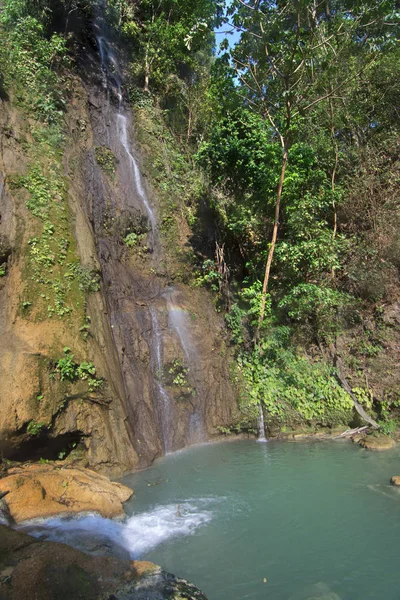 Paradies-Pool am Wasserfall La Conchuda in Chiapas — Stockfoto