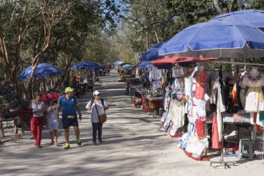 Chichen Itza Maya kalıntıları, Hediyelik eşya satıcıları