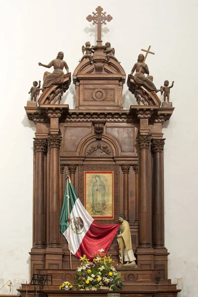 Shrine commemorating virgin Mary and Mexico — Stock Photo, Image