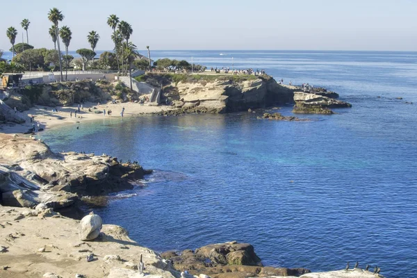 Bela enseada La Jolla no dia ensolarado na Califórnia — Fotografia de Stock