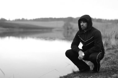 Sırasında bir ara zor çalışan wo sonra gölün karizmatik adam