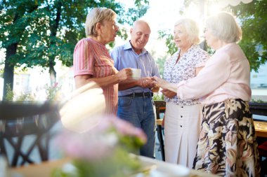 Üst düzey insanlar boş olarak etkileşim