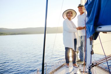 Mutlu çift yaz tatili harcama