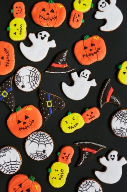 Cadılar Bayramı bisküvi ile komik arka plan 