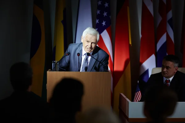 President giving significant statement at summit — Stock Photo, Image