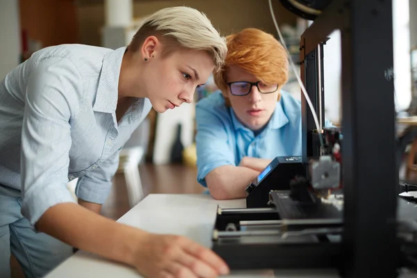 Kreative testen neuen 3D-Drucker — Stockfoto