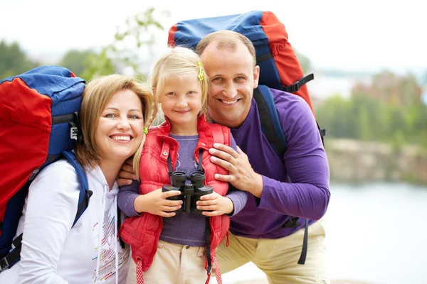 Família feliz de viajantes — Fotografia de Stock