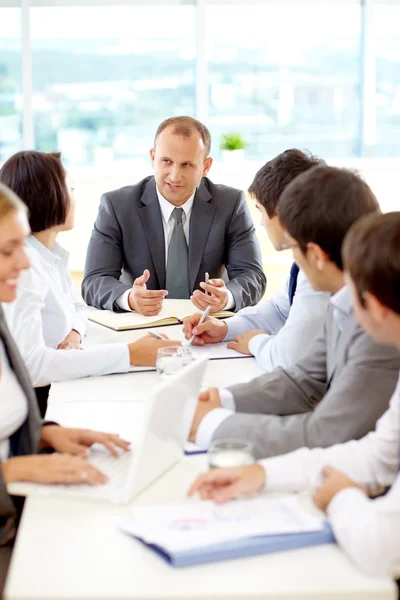 Grupo de colegas de negocios durante una reunión — Foto de Stock