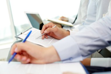  İş adamları iş hakkında notlar