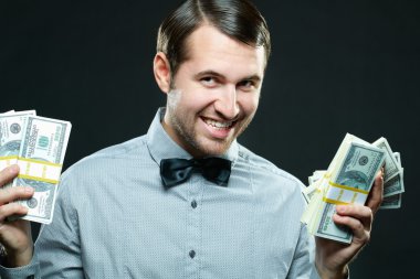 Servetini gösterilen işadamı