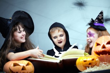 Çocuklarda Halloween fantezi elbise 