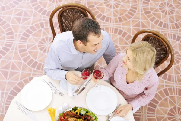 Husband and wife dining in restaurant — Stock Photo, Image