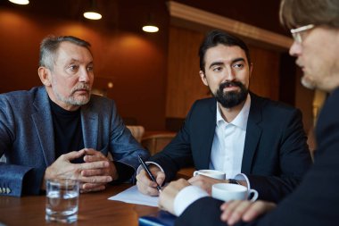 tartışma iş adamları