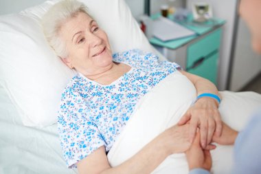 Hastanedeki kadın kıdemli