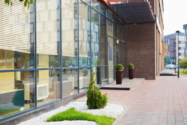 Centro de oficinas en entorno urbano — Foto de Stock