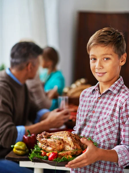 Boy posing with roasted chicken — Stock Photo, Image
