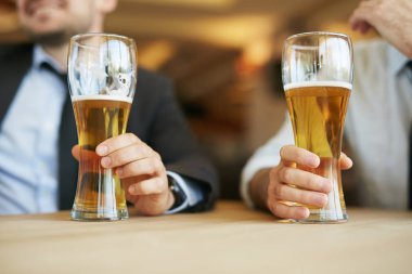 Bira içmek iş adamları