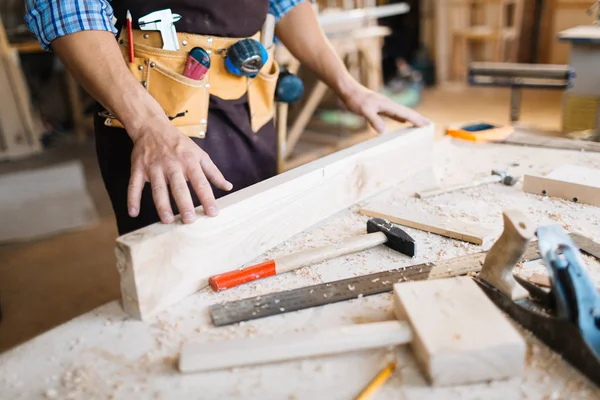 Male carpenter working — Stock Photo, Image