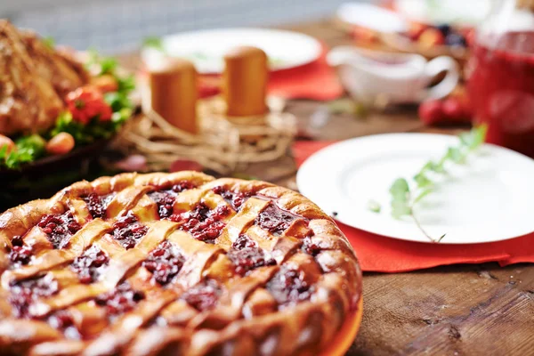Appetizing berry pie on table — Stock Photo, Image
