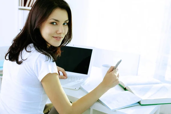Student studying with laptop at home — Stock Photo, Image