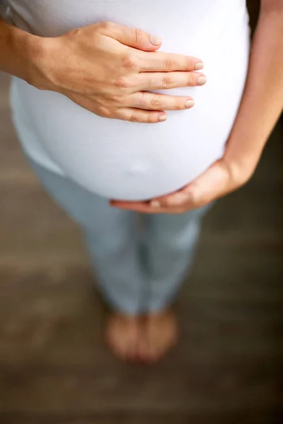 Gewicht der schwangeren Frau — Stockfoto