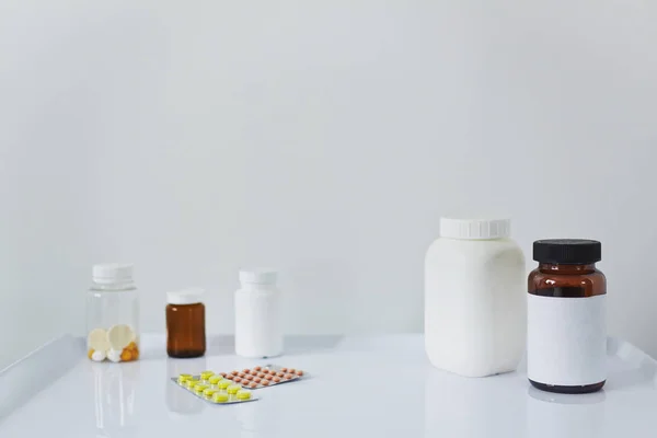 Asortyment tabletki i pigułki — Zdjęcie stockowe