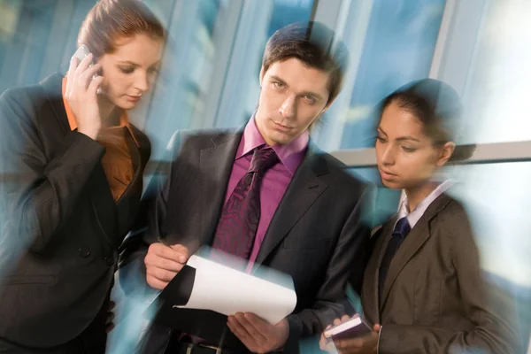 Gente de negocios trabajando juntos —  Fotos de Stock