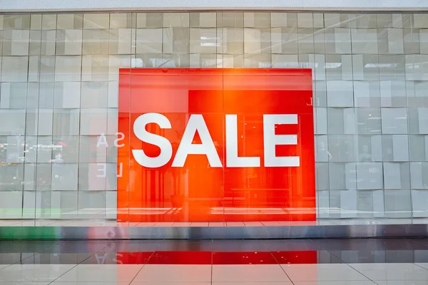 Cartaz de venda temporada no centro comercial — Fotografia de Stock