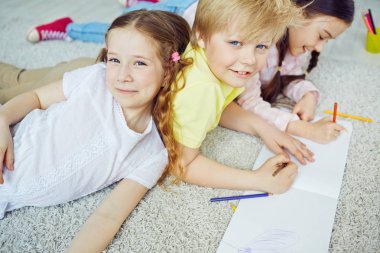 Küçük çocuklar rahatlatıcı 