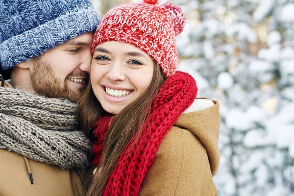 Girl and her boyfriend with toothy smile — Stock Photo, Image