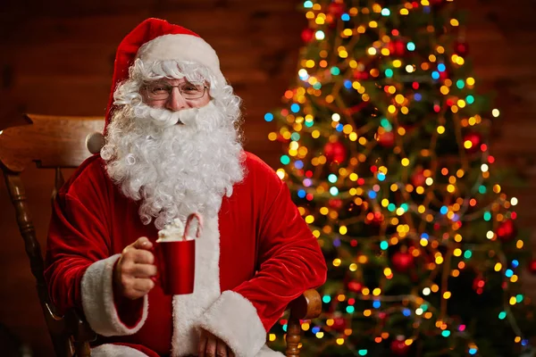 Babbo Natale con brindisi per Natale — Foto Stock