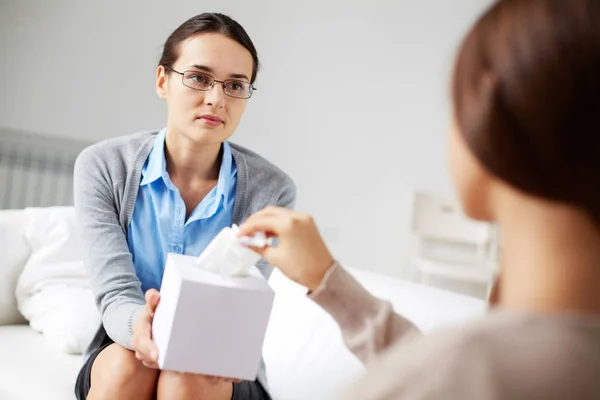 Psychologist offering her patient after session — Stock Photo, Image