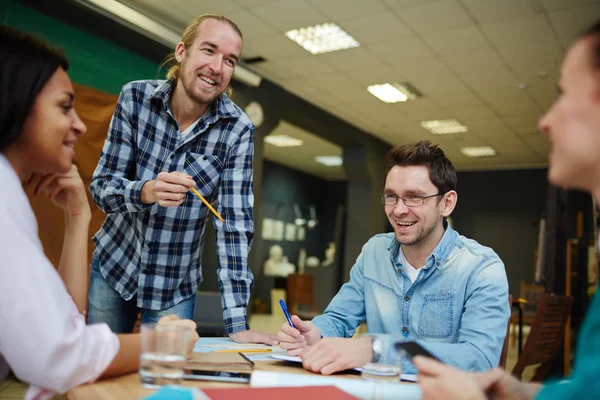 Möte med kreativa designers — Stockfoto