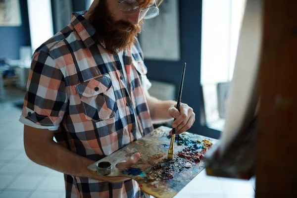 Man getting mixed color — Stock Photo, Image