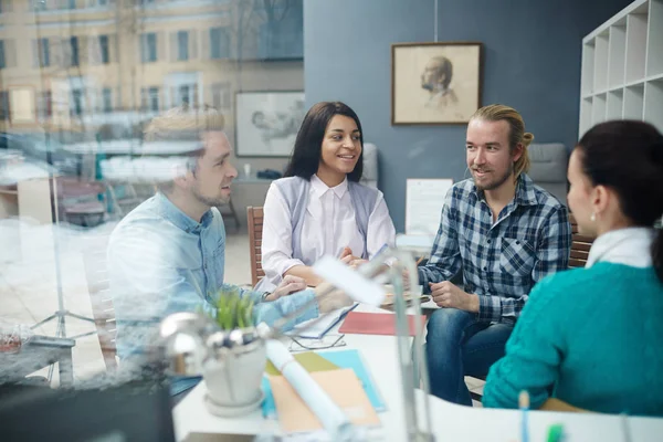 Designers working in office — Stock Photo, Image