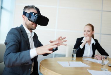  iş adamları toplantısı 