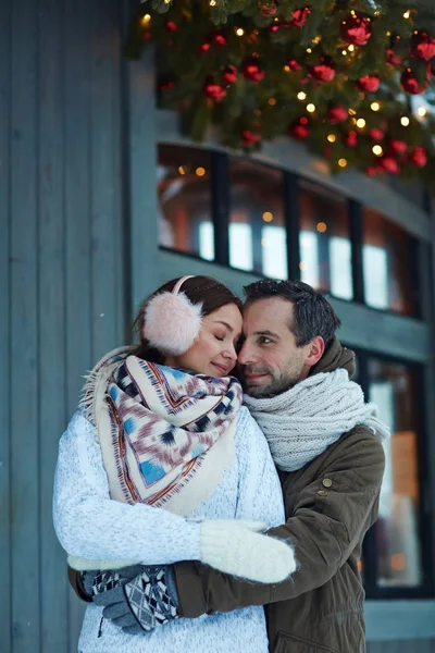 Pareja en Nochebuena — Foto de Stock